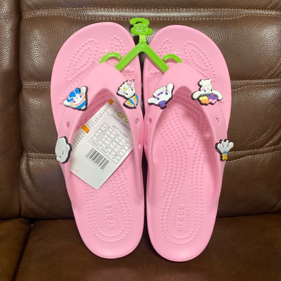 Crocs Classic Platform Cinnamoroll Flip Flop Sandals - Picture 1 of 6